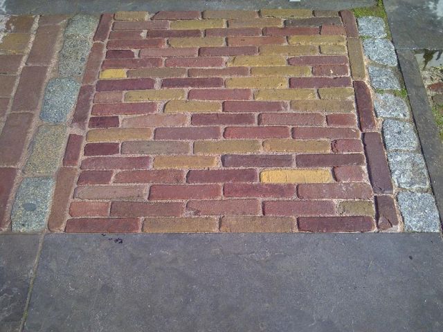 Oud gebakken gezaagde waalformaat bontgenuanceerd